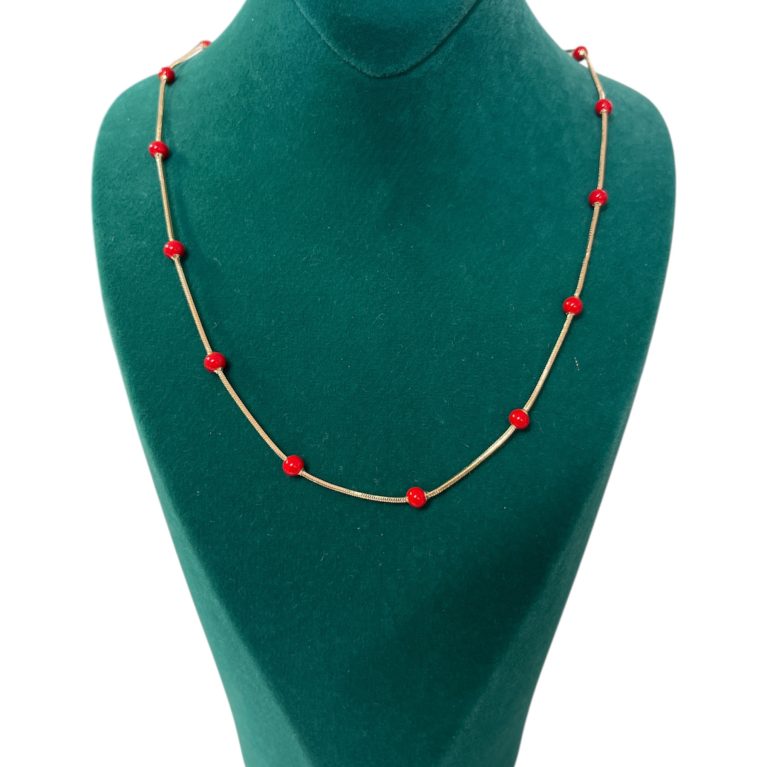 Collier à perle rouge